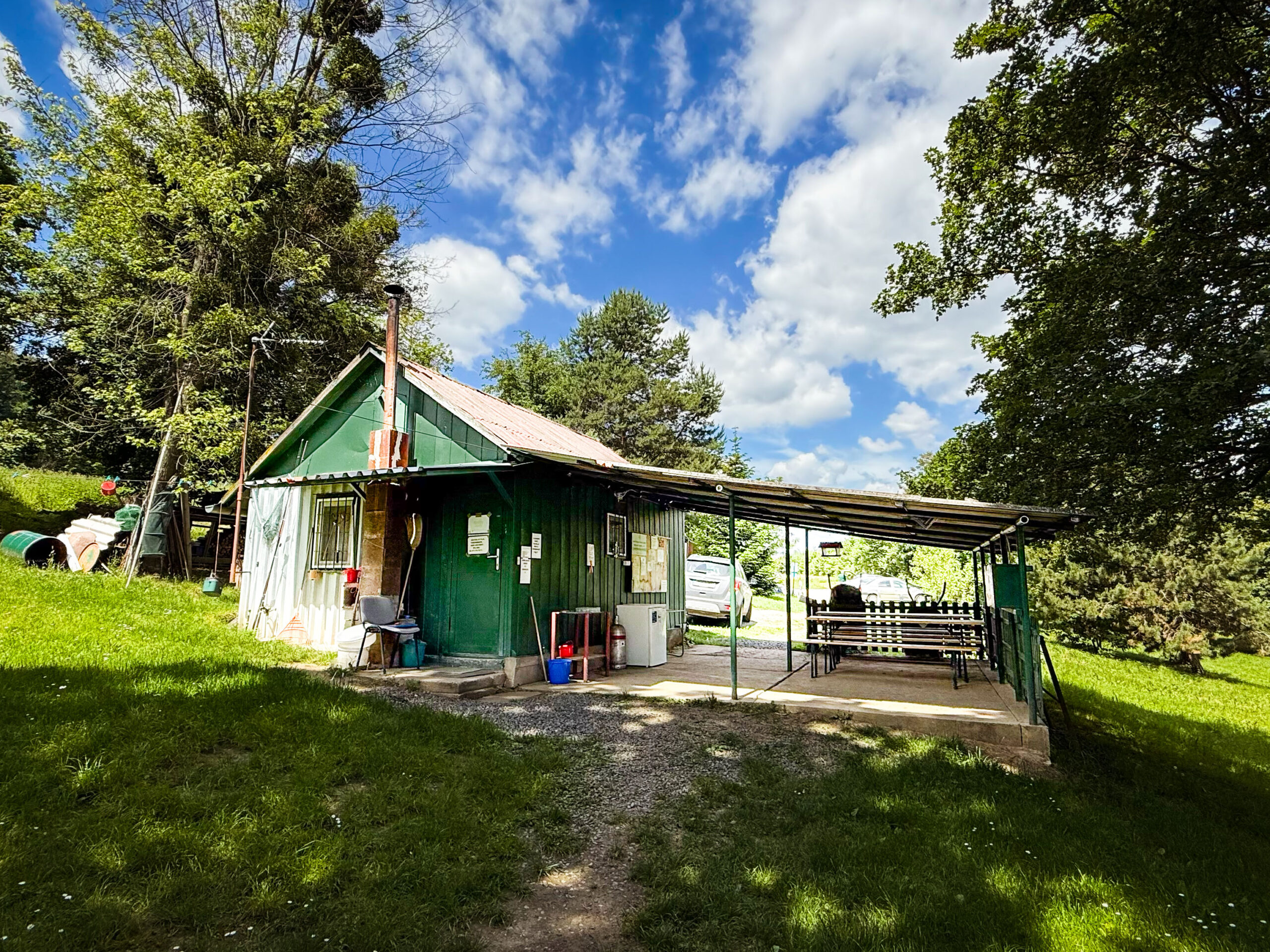 10 millió forintos támogatást nyert egyesületünk a halőrházak felújítására