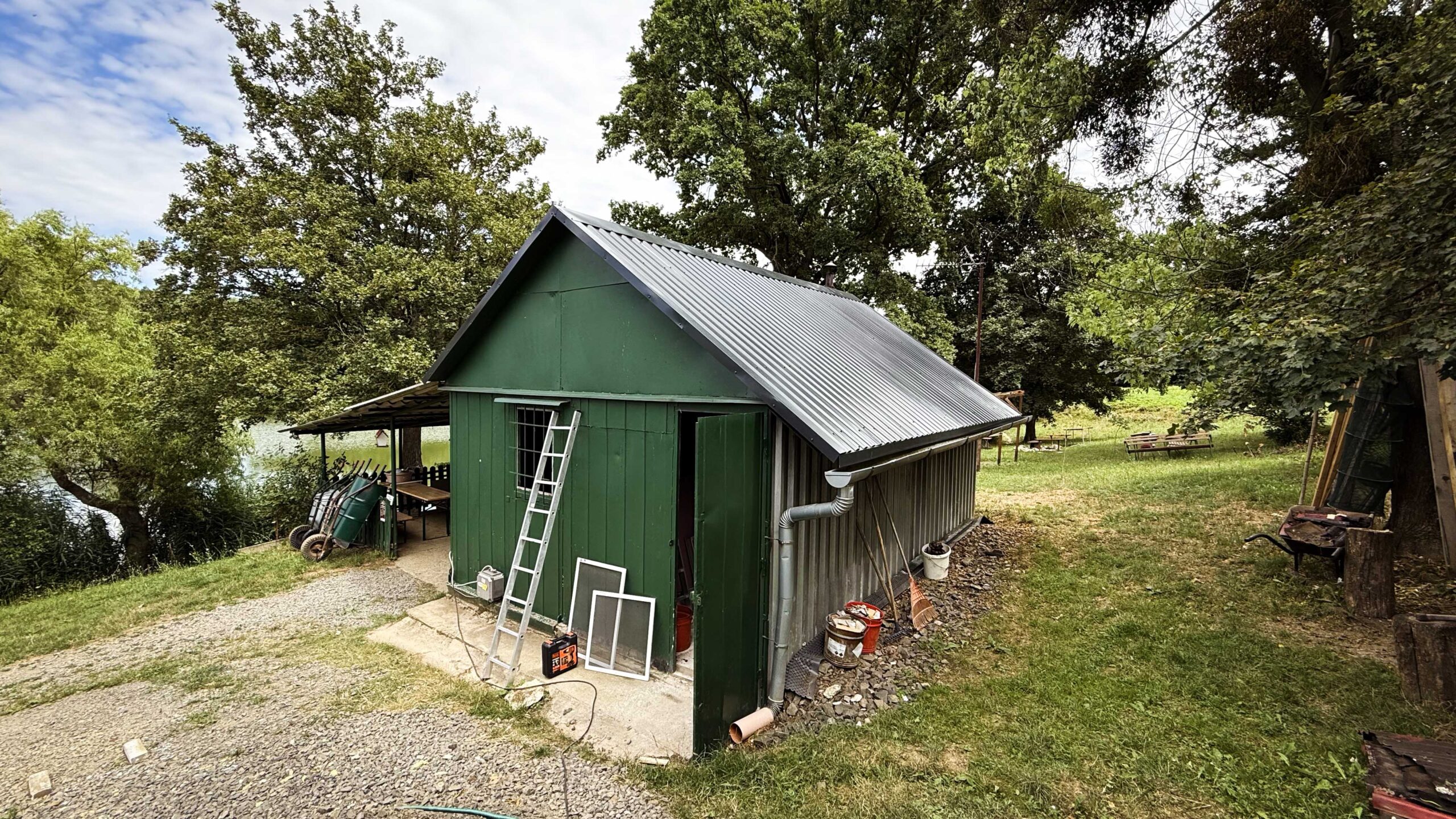 Komoly fejlesztések indulnak a halőrházaknál – támogatással újul meg Mecsekpölöske és Sikonda